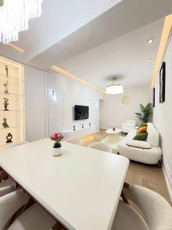 Satılır 3 otaqlı mənzil 98 m²
