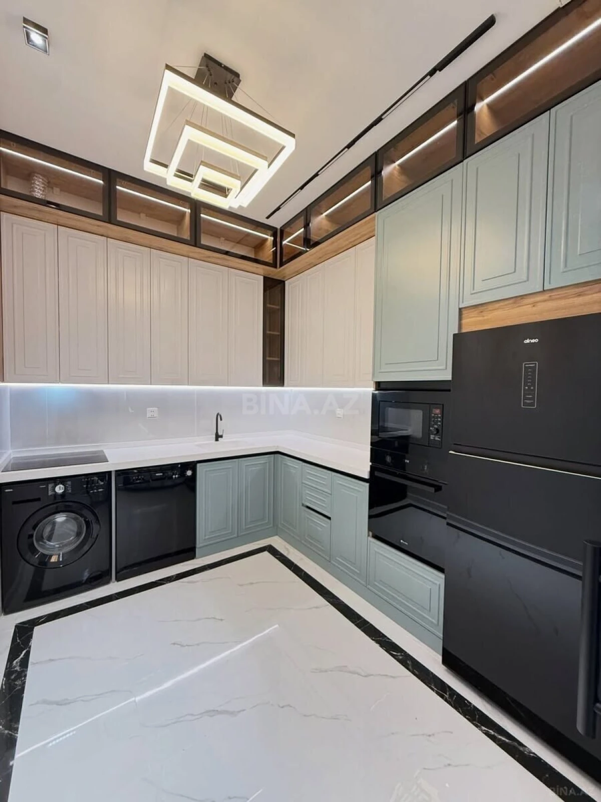 Satılır 3 otaqlı mənzil 98 m²