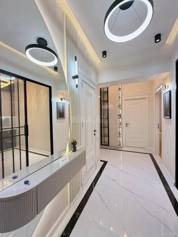 Satılır 3 otaqlı mənzil 98 m²