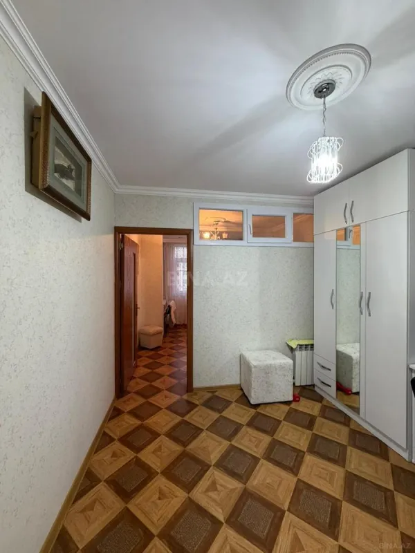 Satılır 4 otaqlı mənzil 80 m²