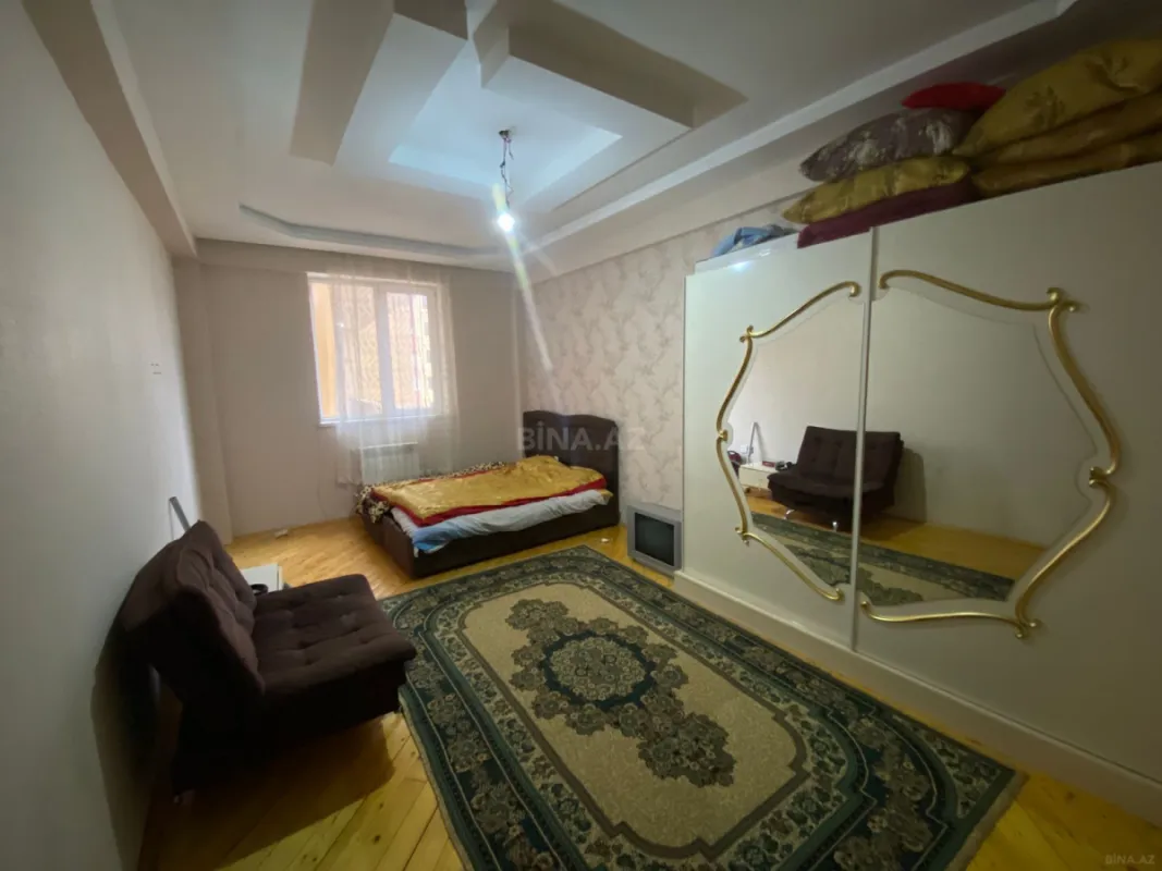 Kirayə verilir 3 otaqlı mənzil 140 m²