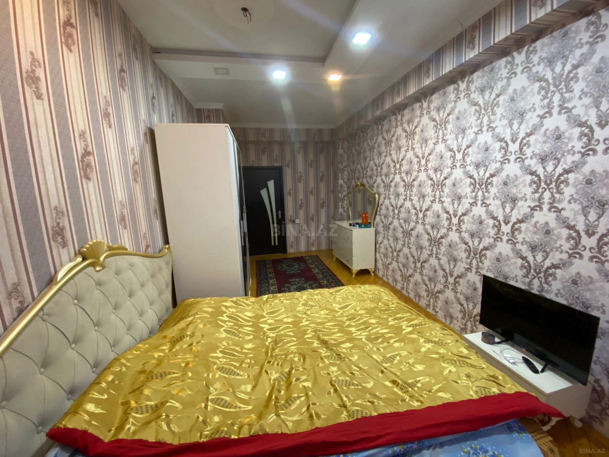 Kirayə verilir 3 otaqlı mənzil 140 m²