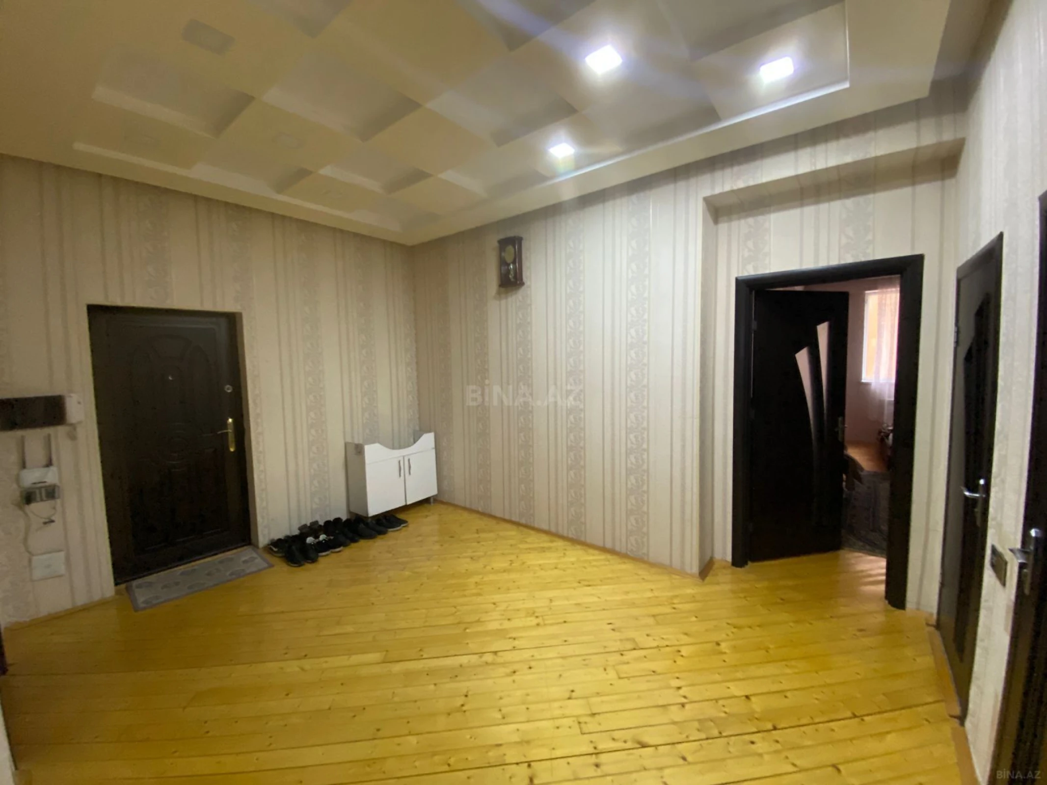 Kirayə verilir 3 otaqlı mənzil 140 m²