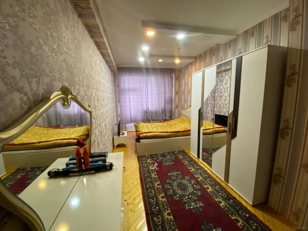 Kirayə verilir 3 otaqlı mənzil 140 m²
