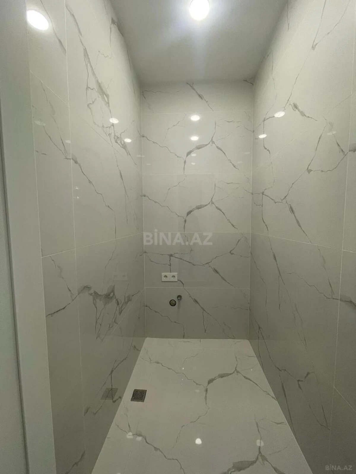 Satılır 3 otaqlı mənzil 105 m²