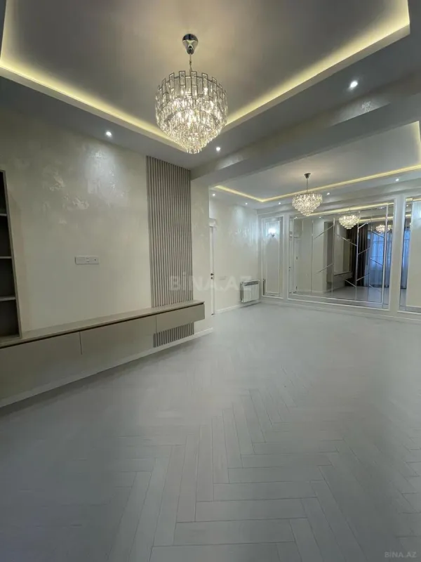 Satılır 3 otaqlı mənzil 105 m²