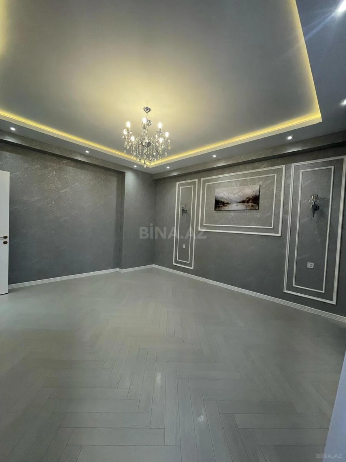 Satılır 3 otaqlı mənzil 105 m²