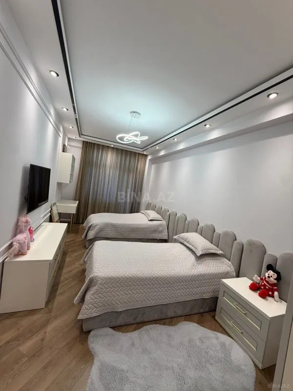 Satılır 3 otaqlı mənzil 118 m²