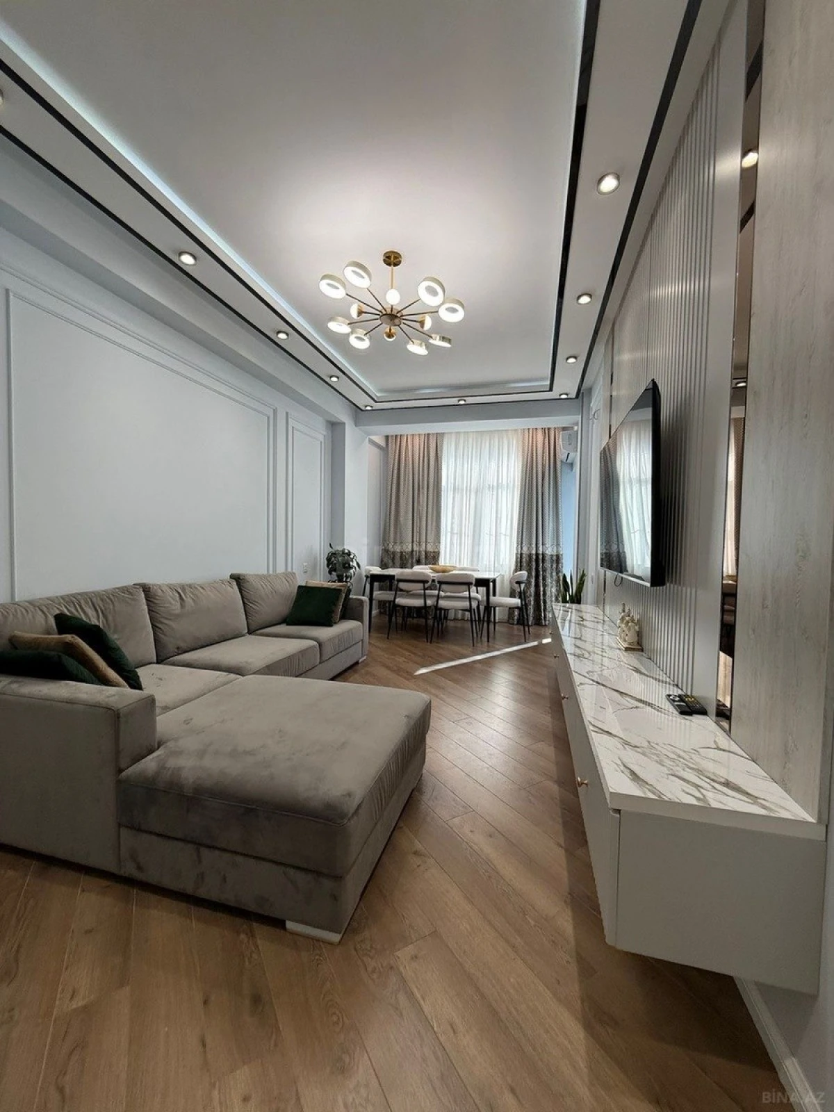 Satılır 3 otaqlı mənzil 118 m²