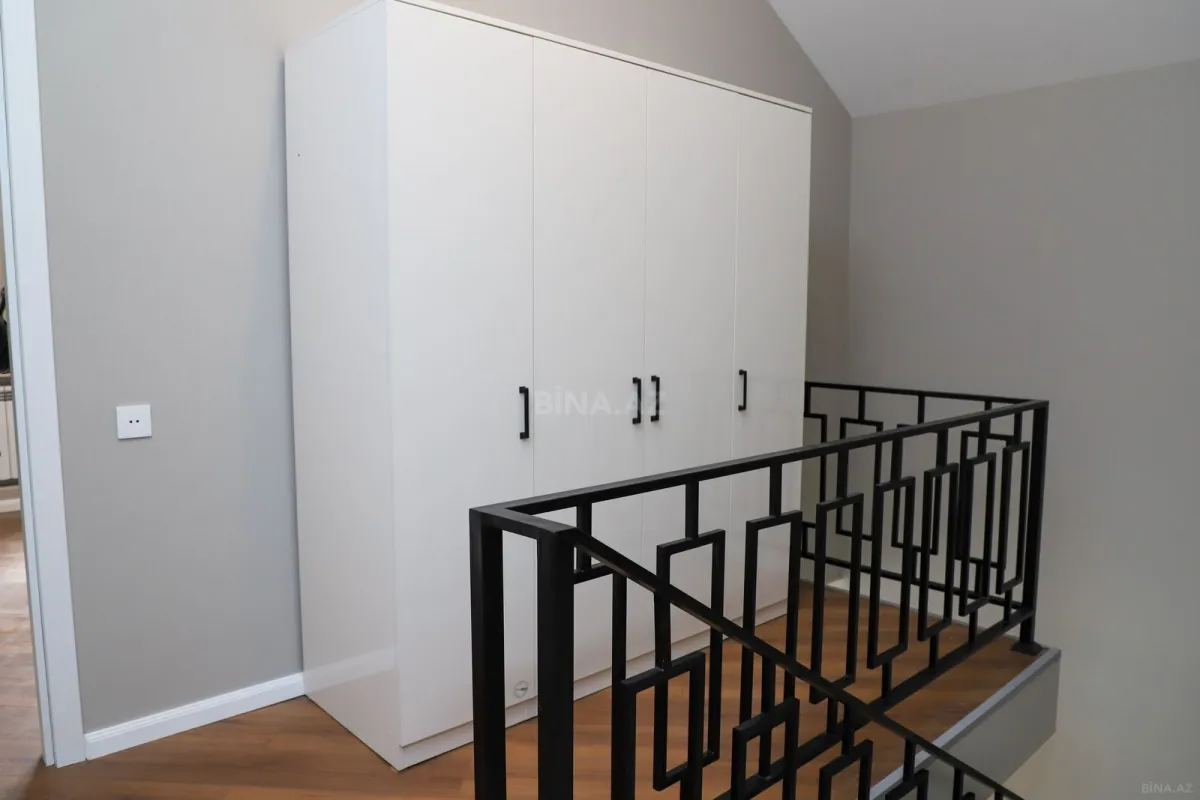 Satılır 6 otaqlı həyət evi 300 m²