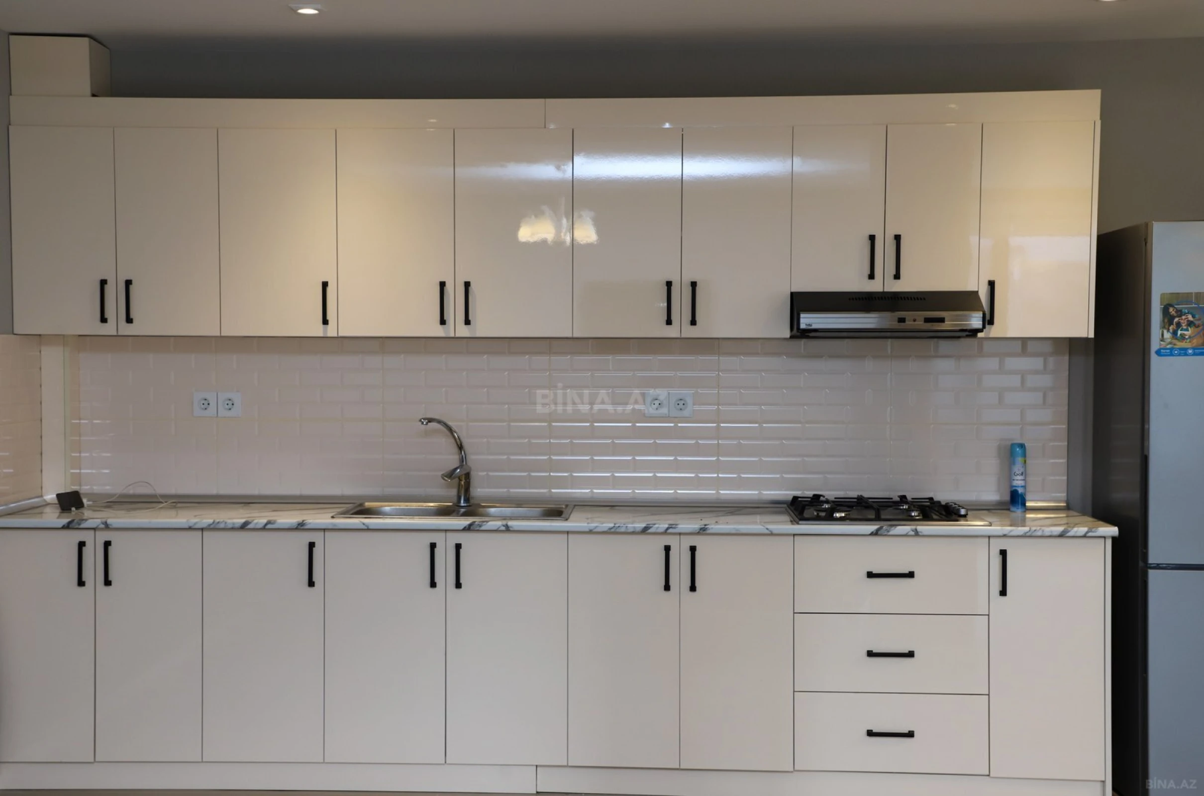 Satılır 6 otaqlı həyət evi 300 m²