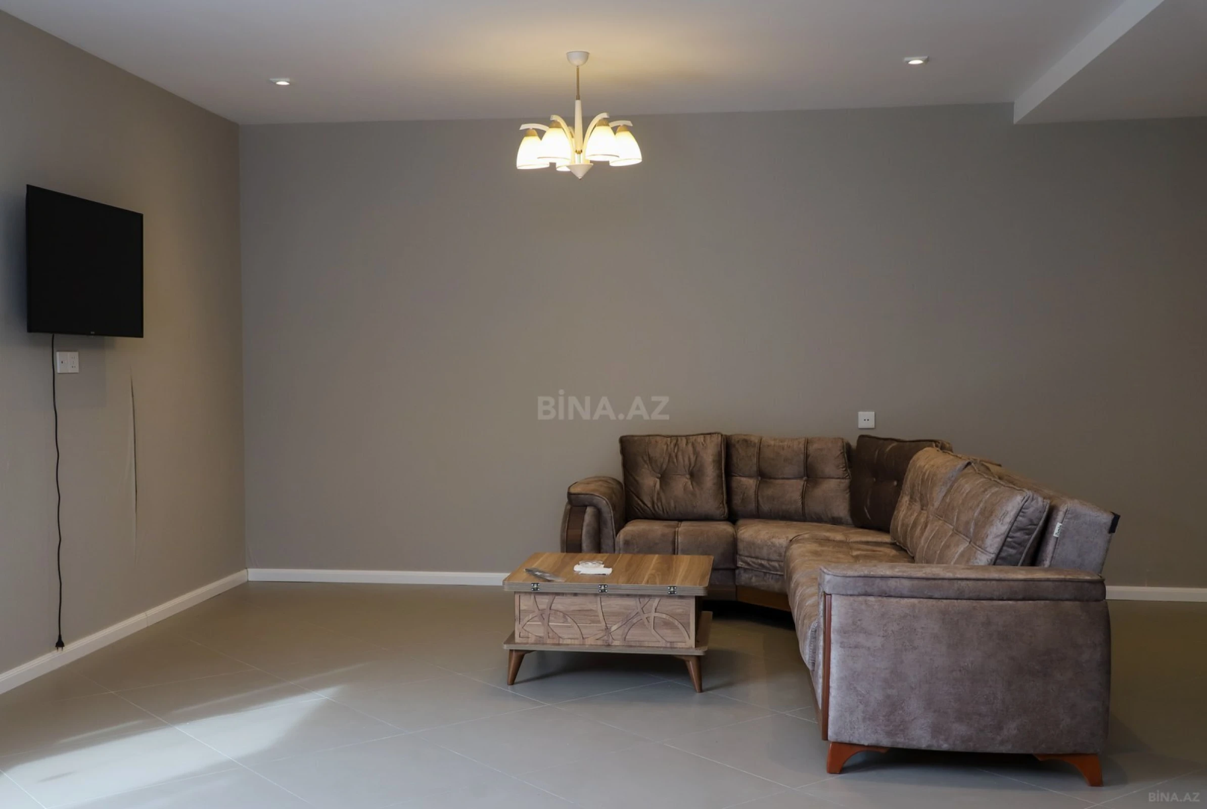 Satılır 6 otaqlı həyət evi 300 m²