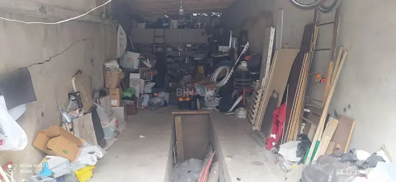 Satılır qaraj 37 m²