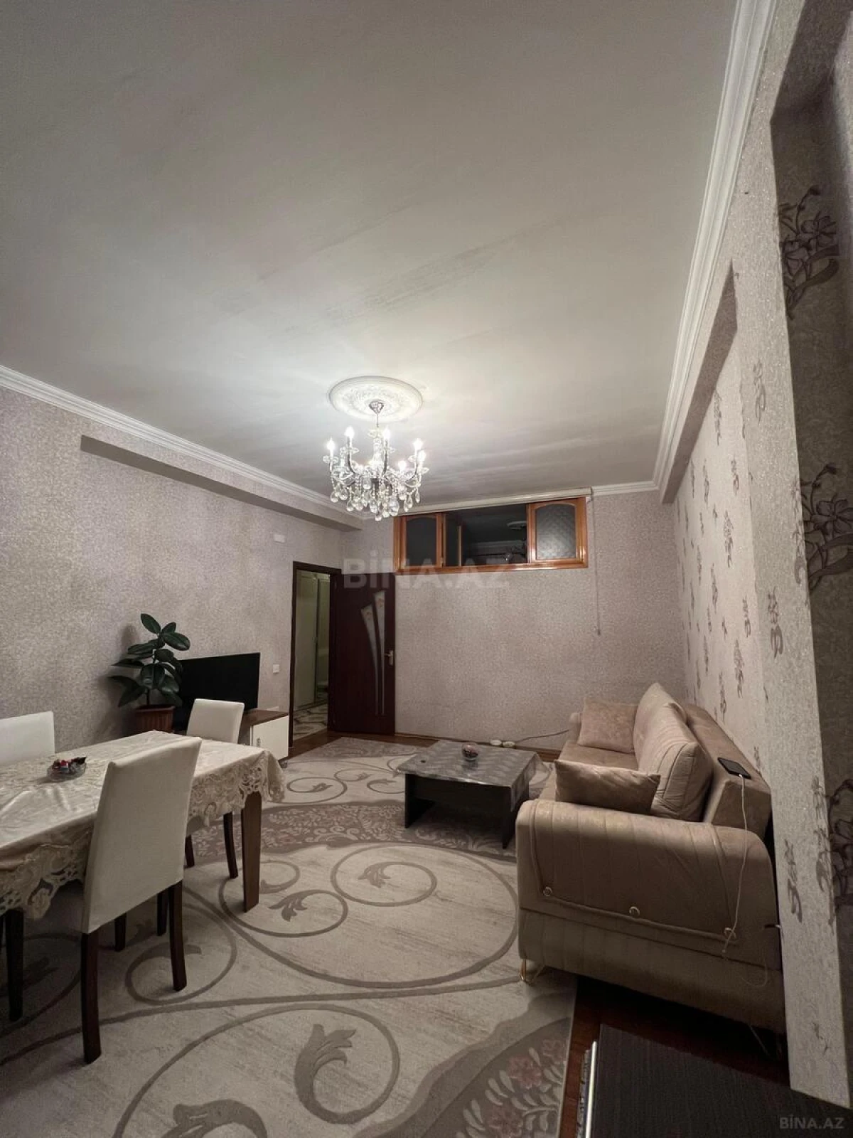 Satılır 2 otaqlı mənzil 67 m²