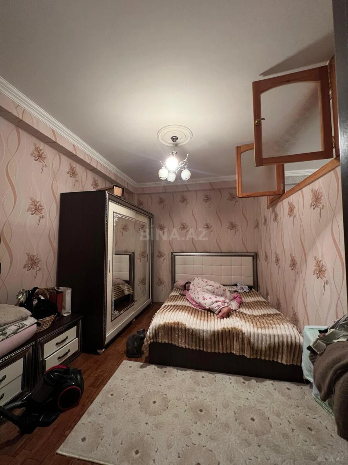 Satılır 2 otaqlı mənzil 67 m²