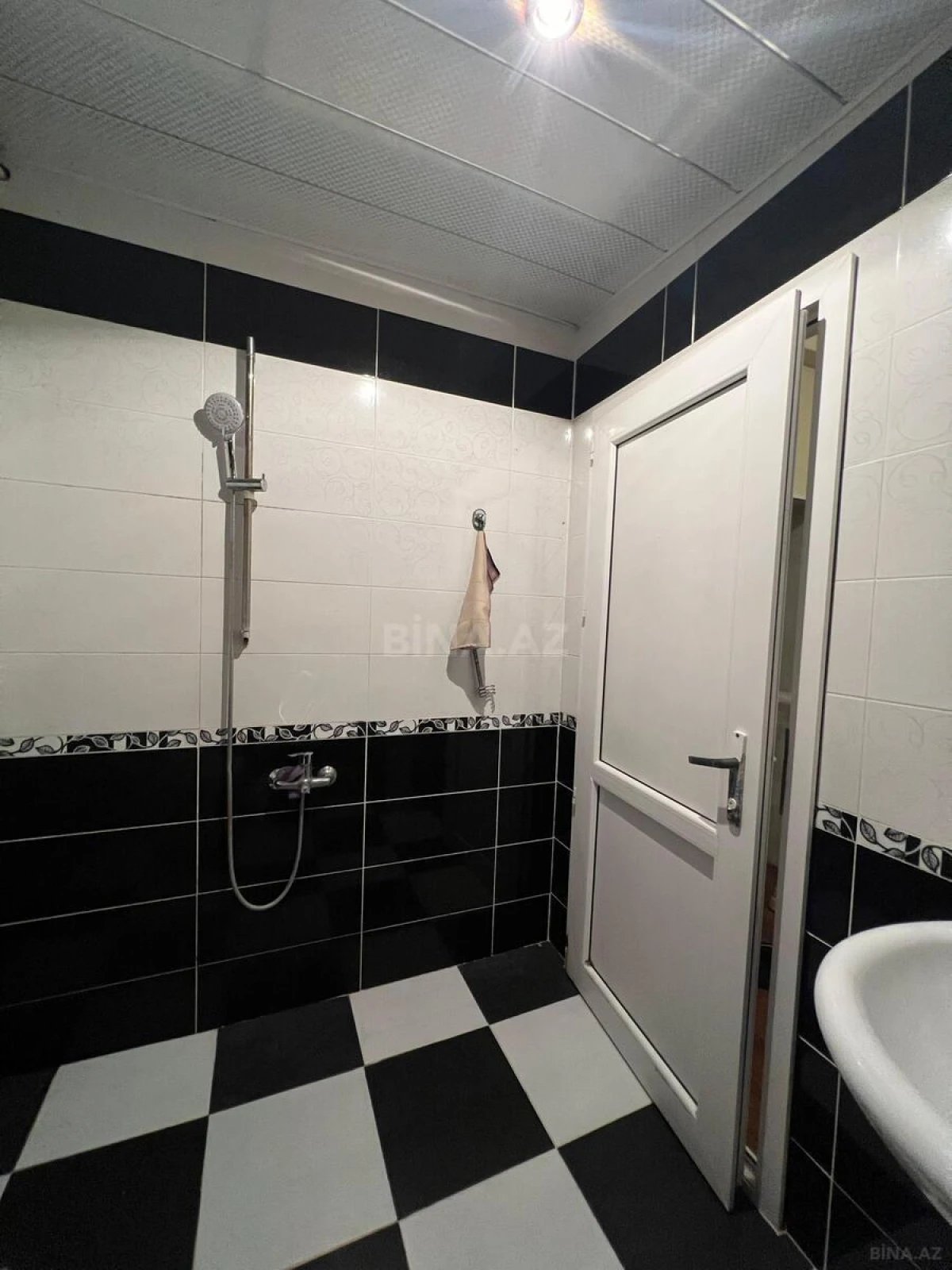 Satılır 2 otaqlı mənzil 67 m²