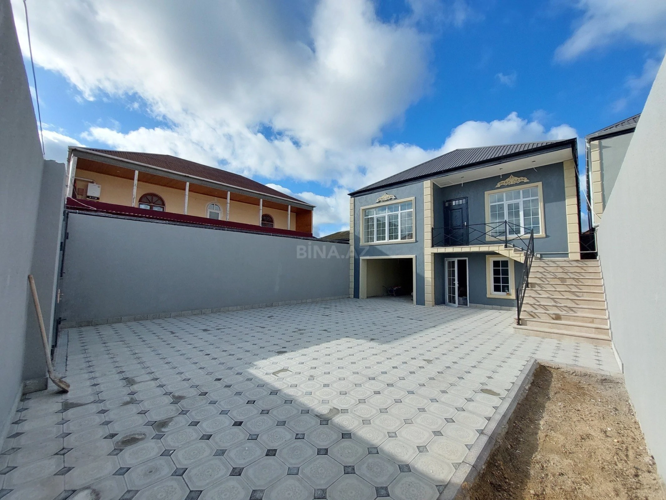 Satılır 4 otaqlı həyət evi 145 m²