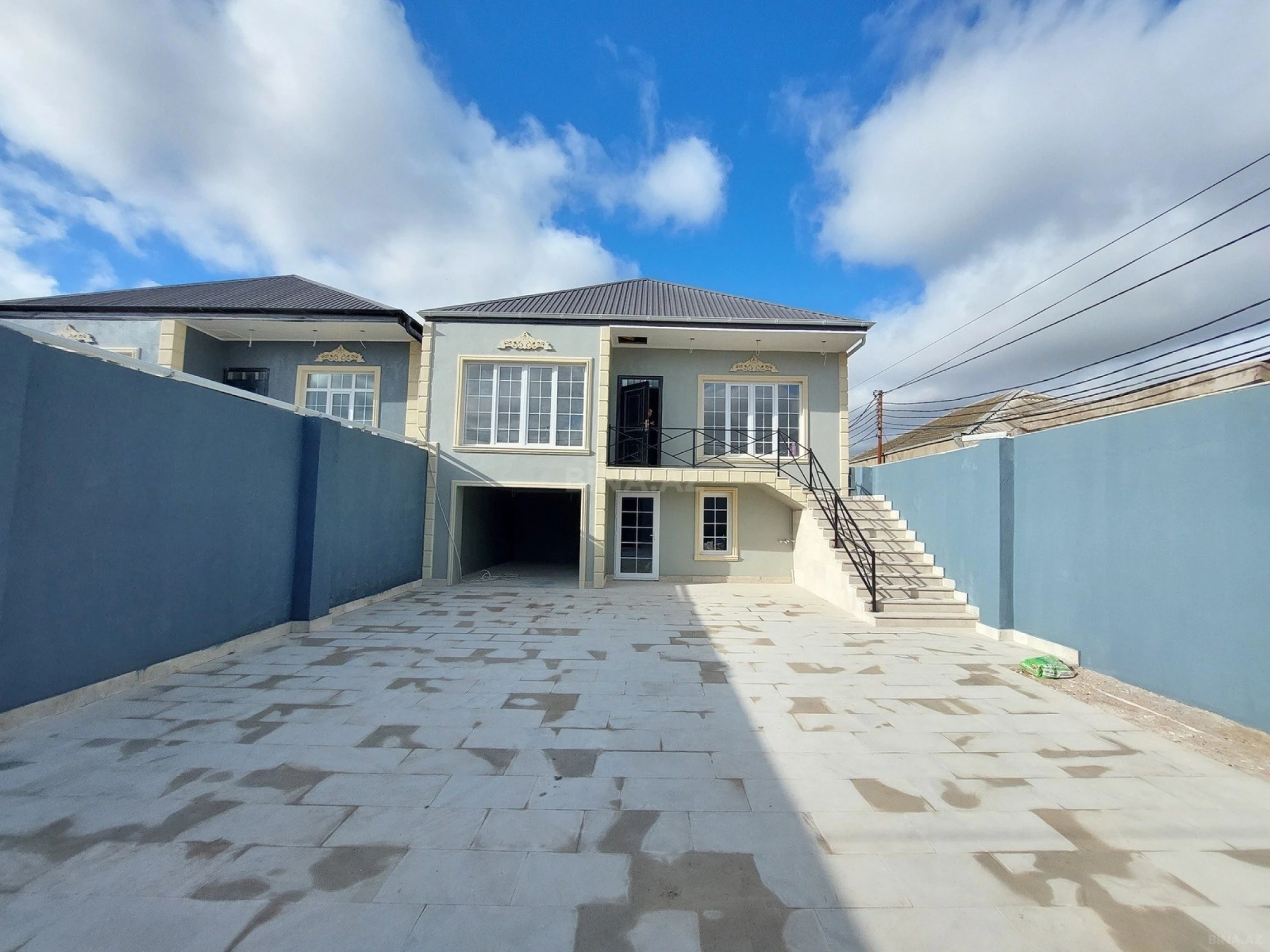 Satılır 4 otaqlı həyət evi 145 m²