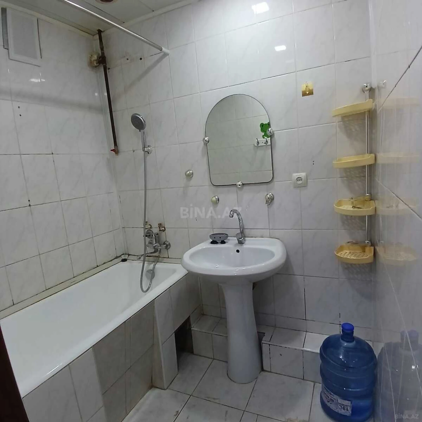 Kirayə verilir 2 otaqlı mənzil 52 m²