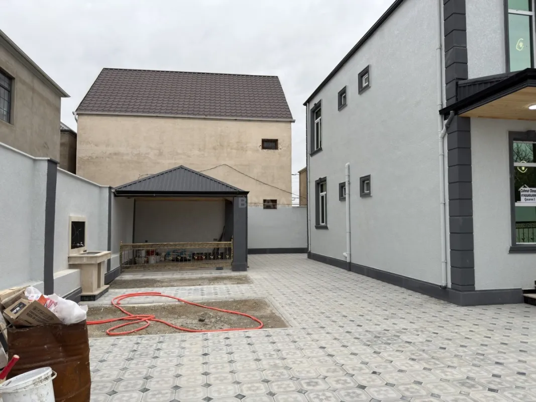 Satılır 5 otaqlı həyət evi 150 m²
