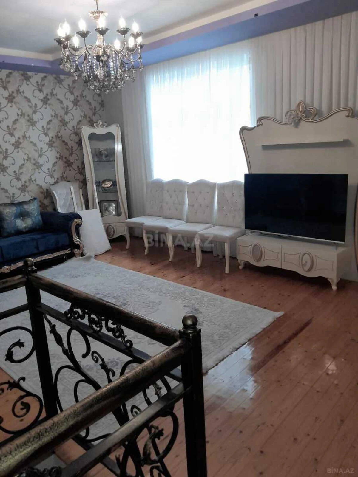 Satılır 6 otaqlı həyət evi 220 m²