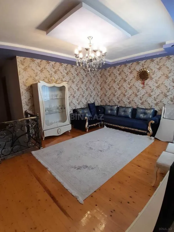 Satılır 6 otaqlı həyət evi 220 m²