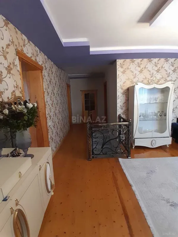 Satılır 6 otaqlı həyət evi 220 m²