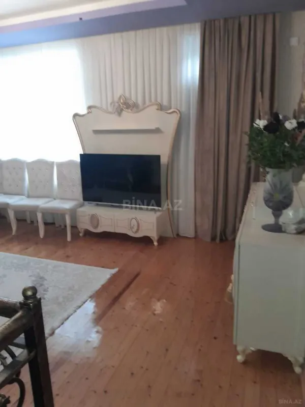 Satılır 6 otaqlı həyət evi 220 m²