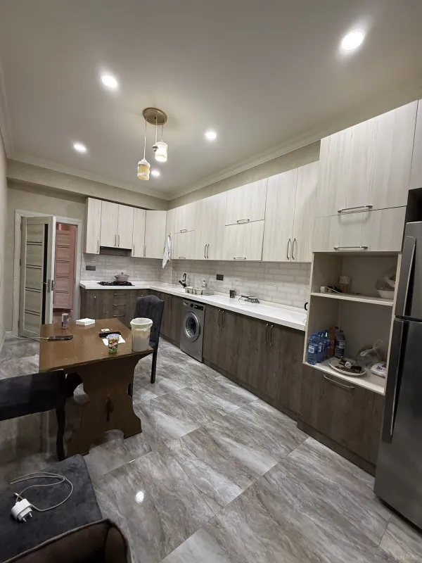 Satılır 2 otaqlı mənzil 96 m²