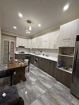 Satılır 2 otaqlı mənzil 96 m²
