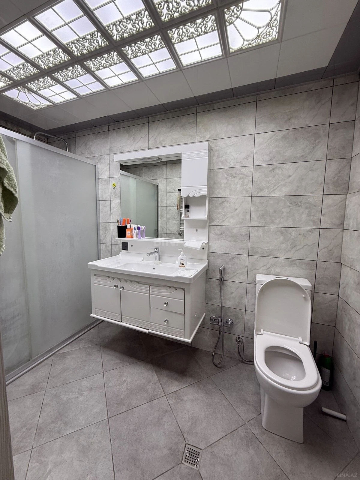 Satılır 2 otaqlı mənzil 96 m²