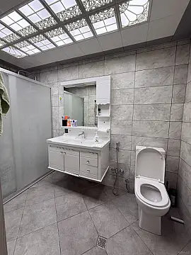 Satılır 2 otaqlı mənzil 96 m²