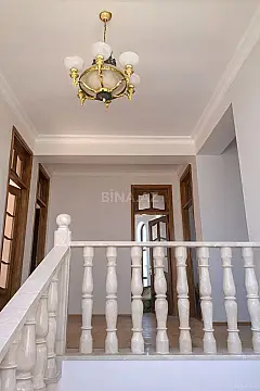 Satılır 7 otaqlı həyət evi 400 m²