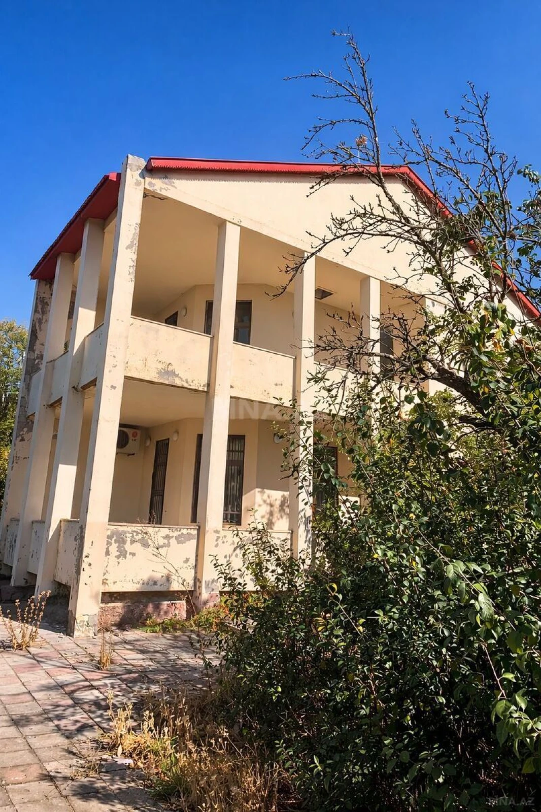 Satılır 7 otaqlı həyət evi 400 m²