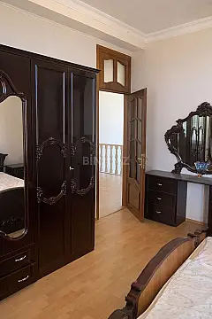 Satılır 7 otaqlı həyət evi 400 m²