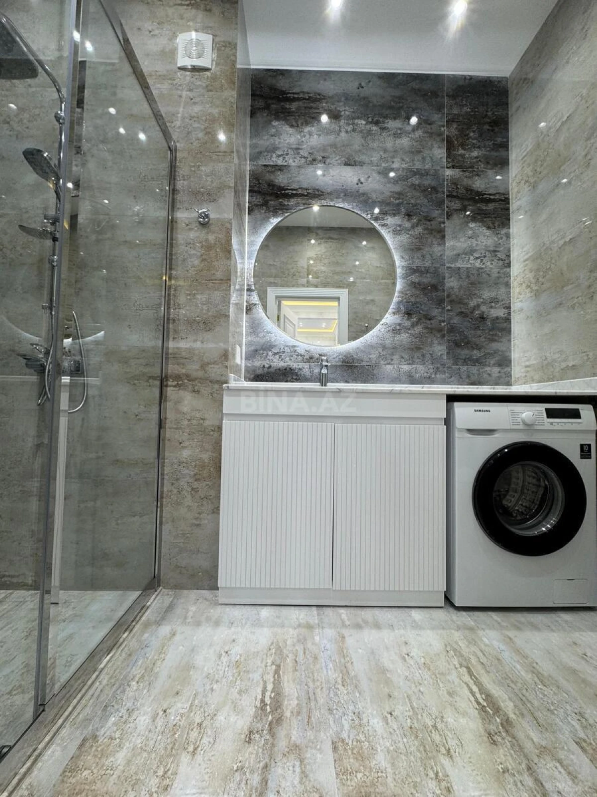 Satılır 2 otaqlı mənzil 65 m²