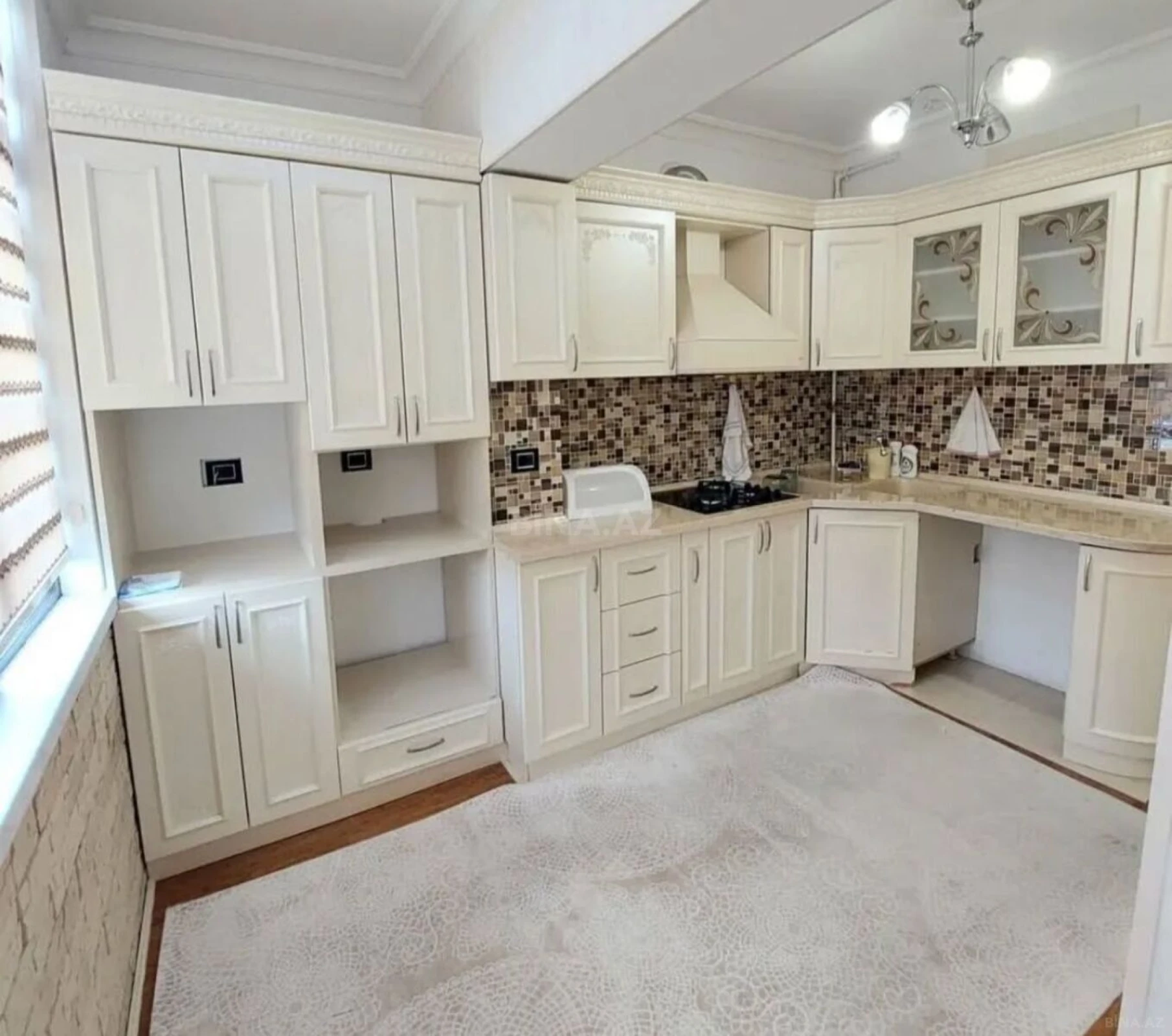 Satılır 2 otaqlı mənzil 72 m²