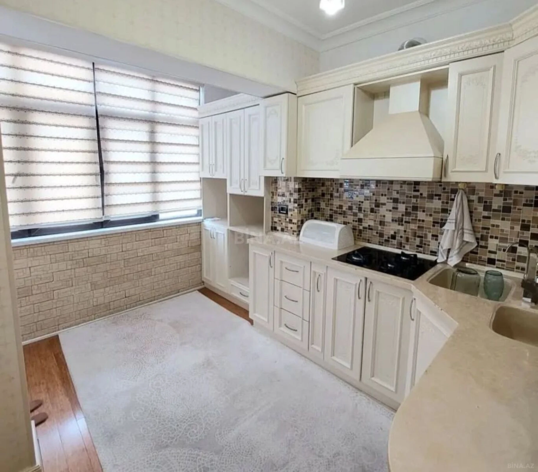 Satılır 2 otaqlı mənzil 72 m²