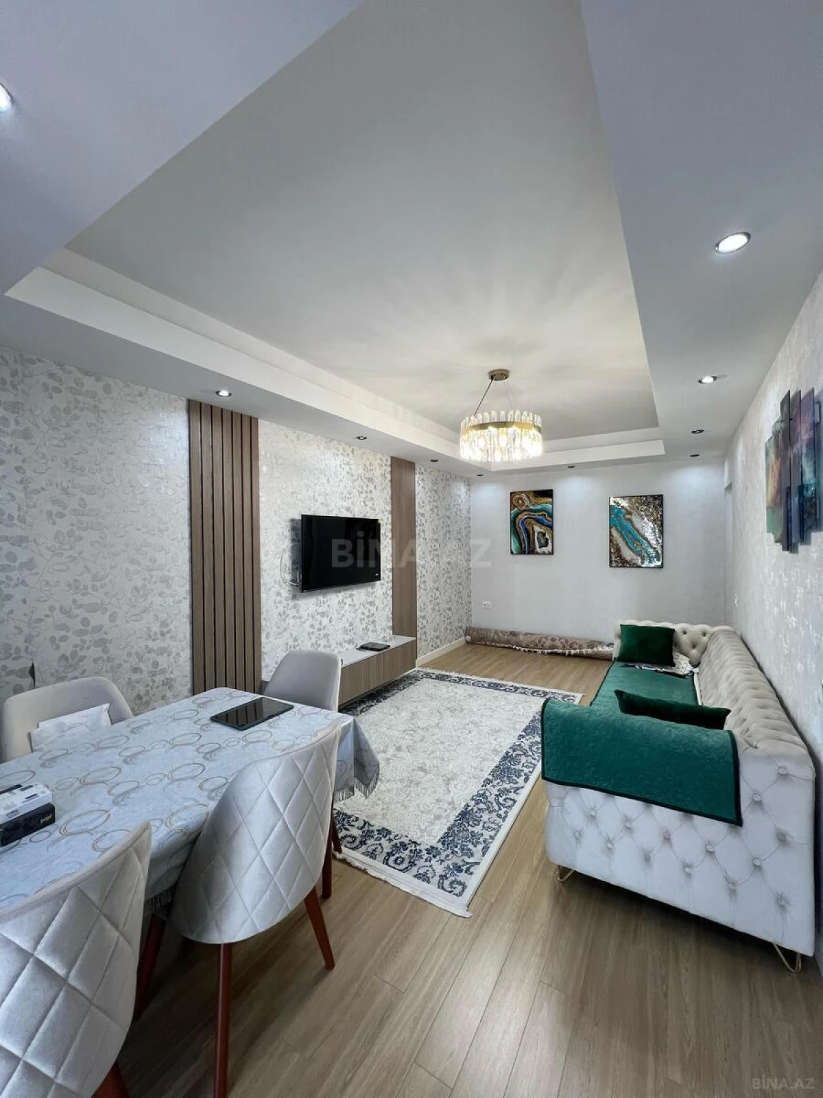Satılır 2 otaqlı mənzil 83 m²
