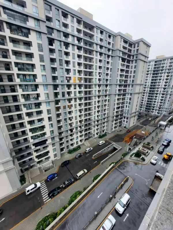 Satılır 2 otaqlı mənzil 83 m²