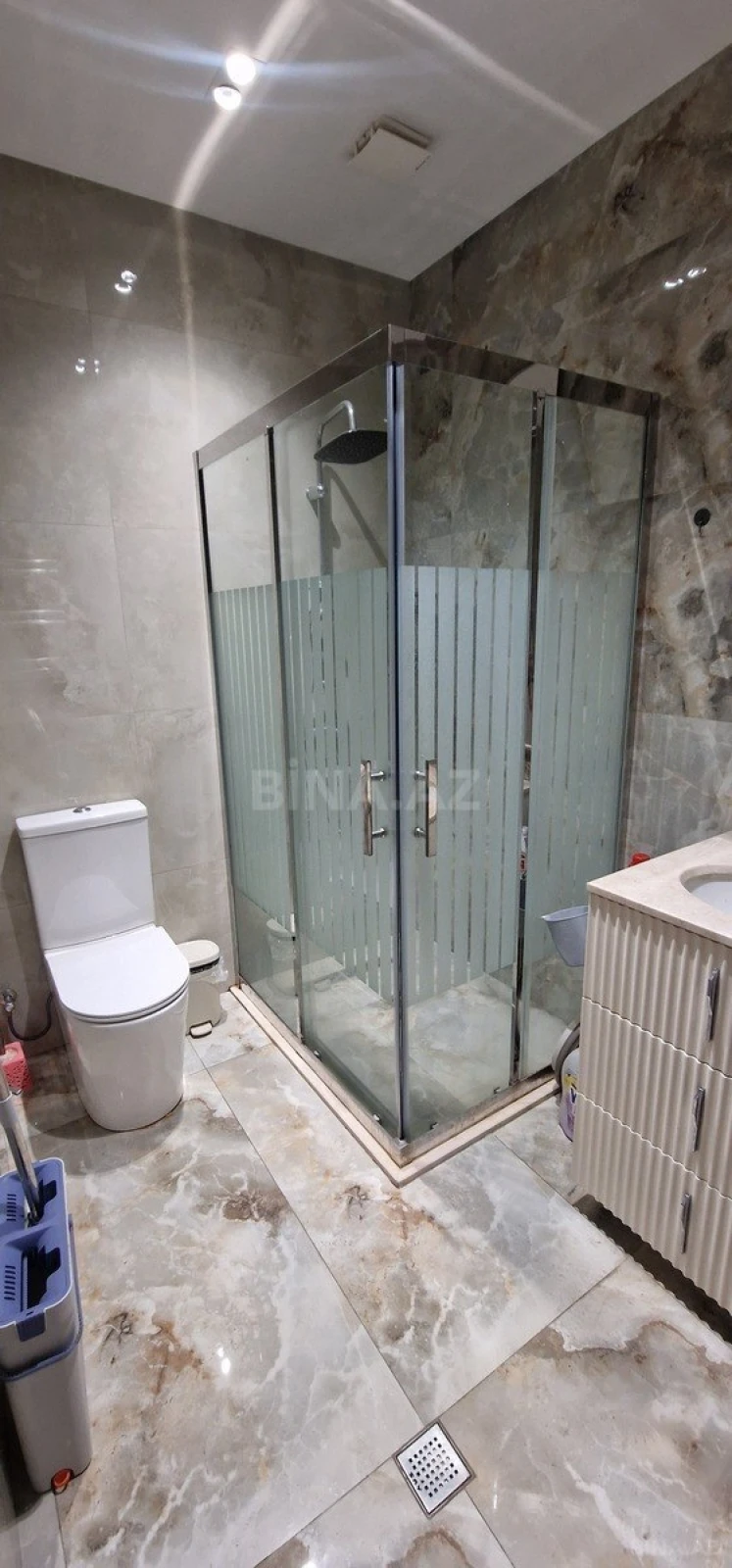 Kirayə verilir 2 otaqlı mənzil 65 m²