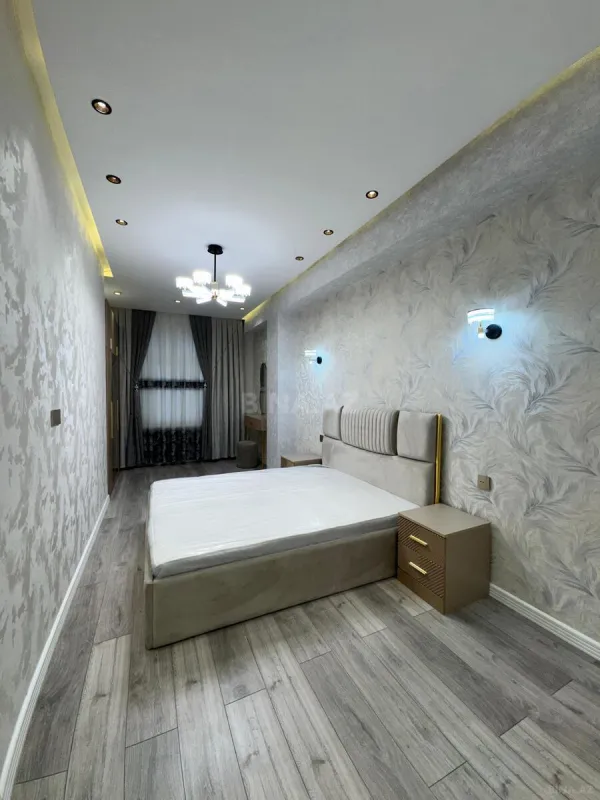 Satılır 2 otaqlı mənzil 79 m²