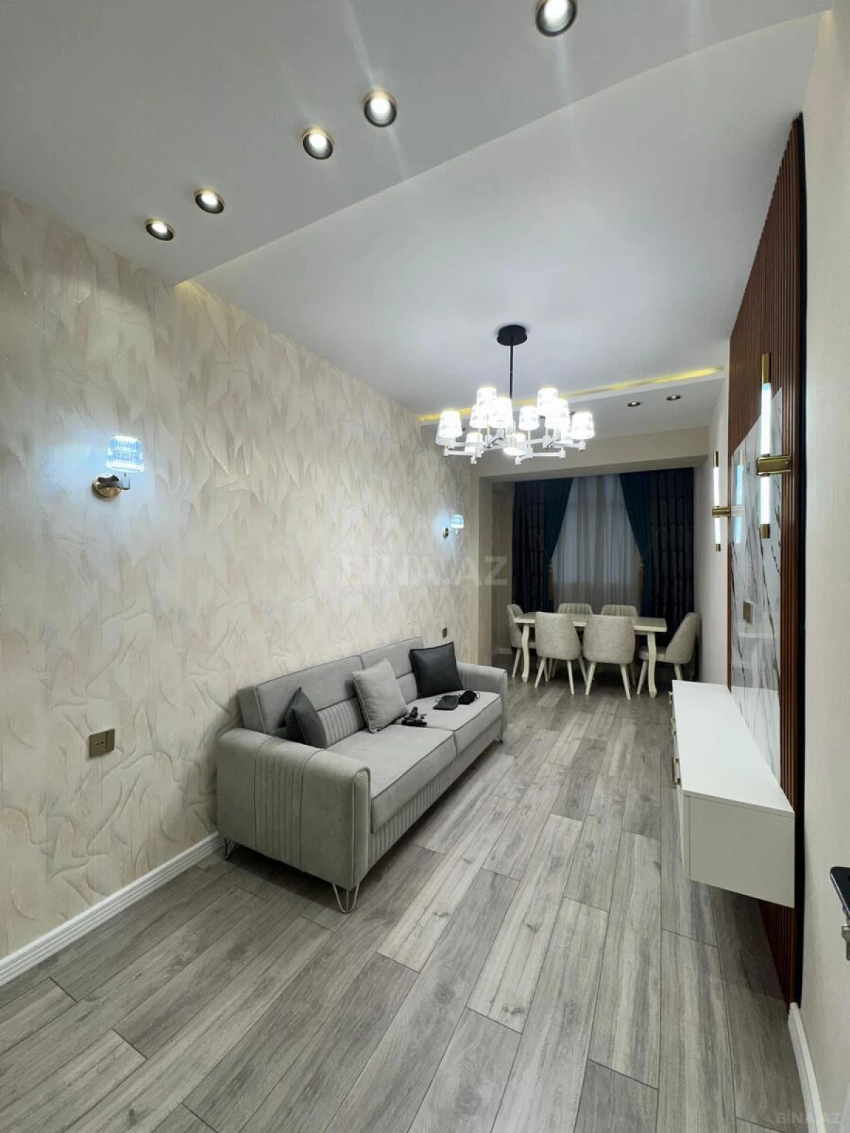Satılır 2 otaqlı mənzil 79 m²