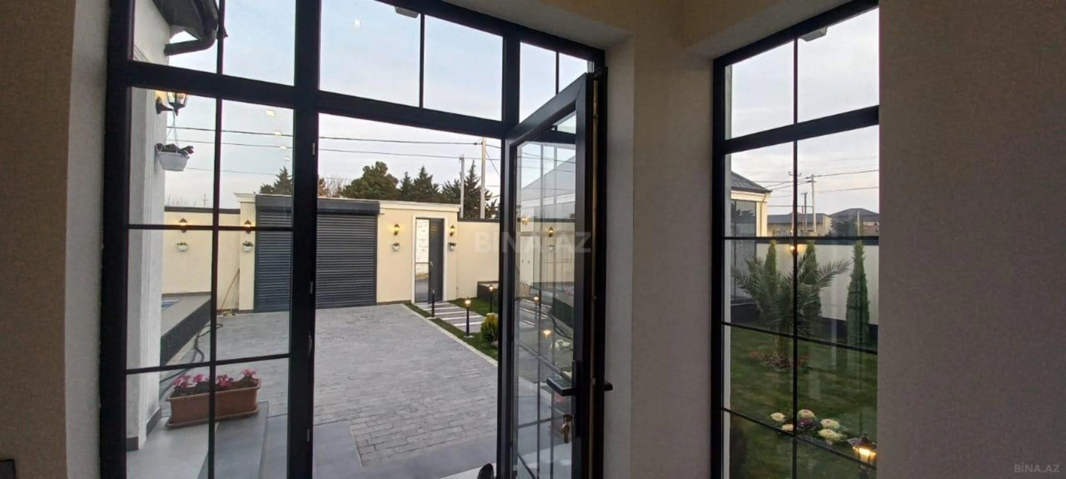 Satılır 4 otaqlı həyət evi 200 m²