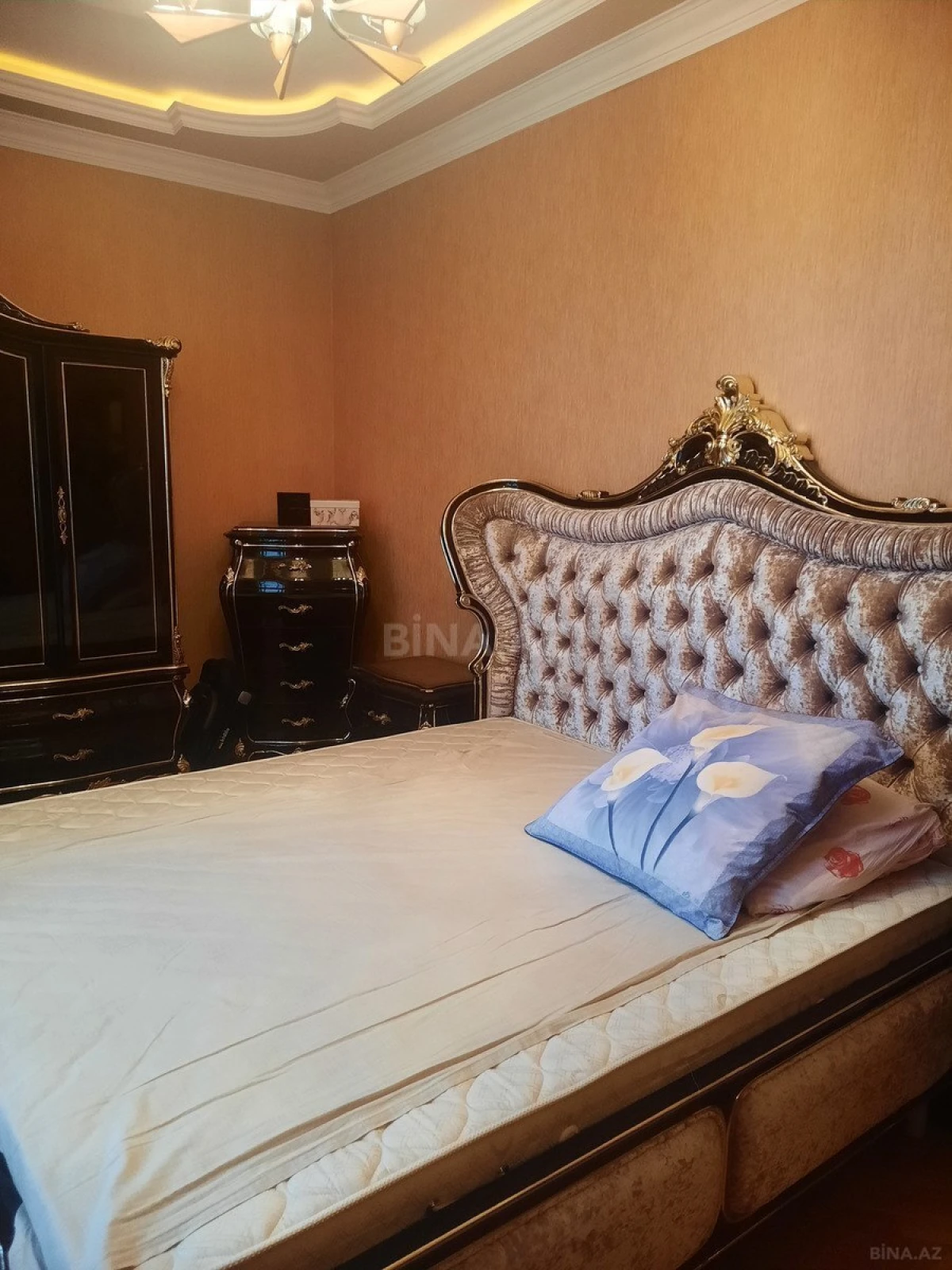 Satılır 3 otaqlı mənzil 160 m²