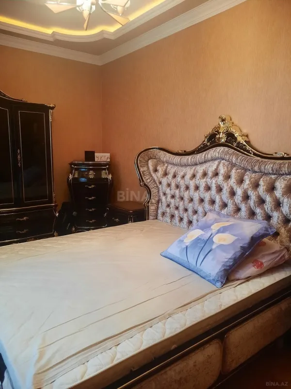 Satılır 3 otaqlı mənzil 160 m²