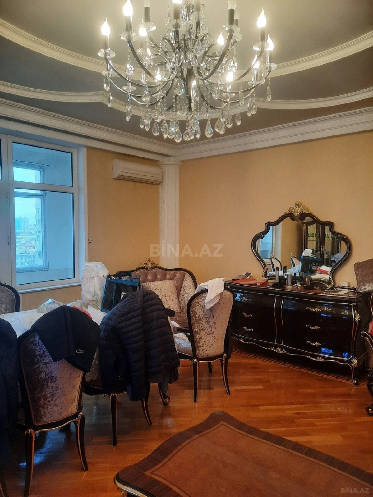 Satılır 3 otaqlı mənzil 160 m²
