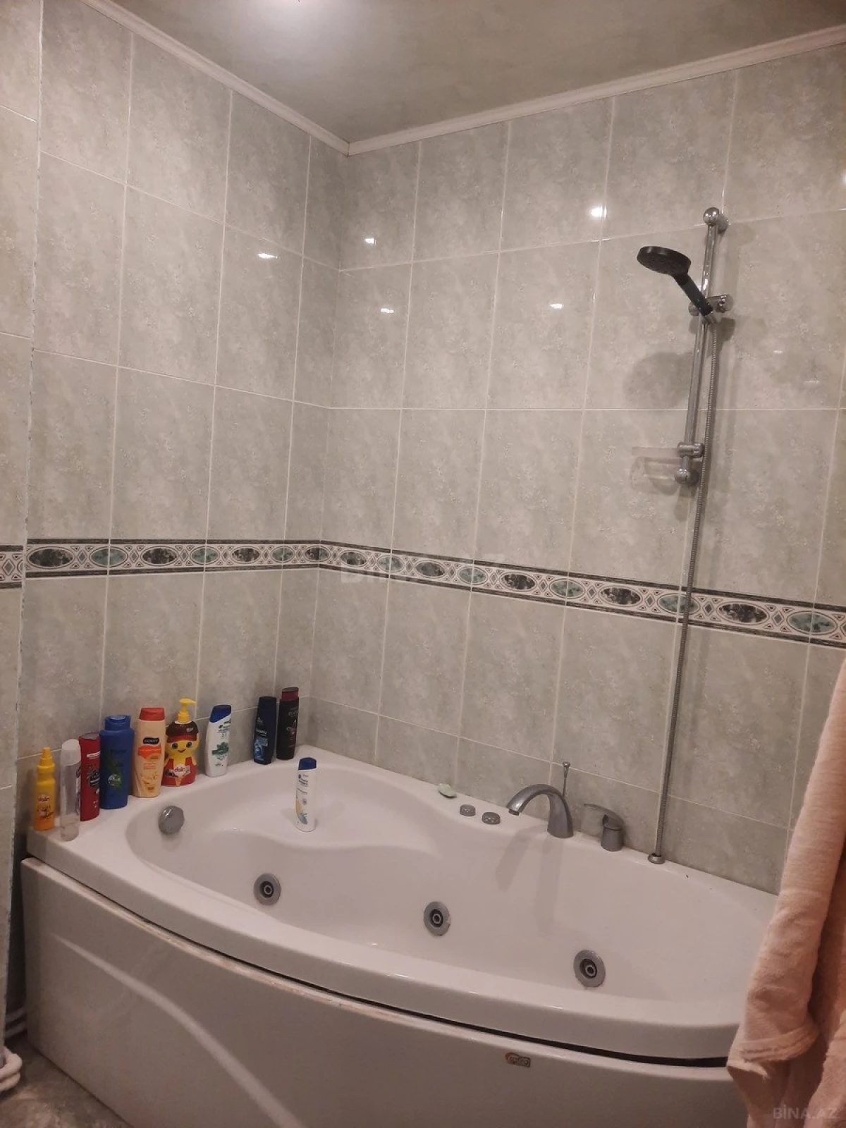 Satılır 3 otaqlı mənzil 160 m²