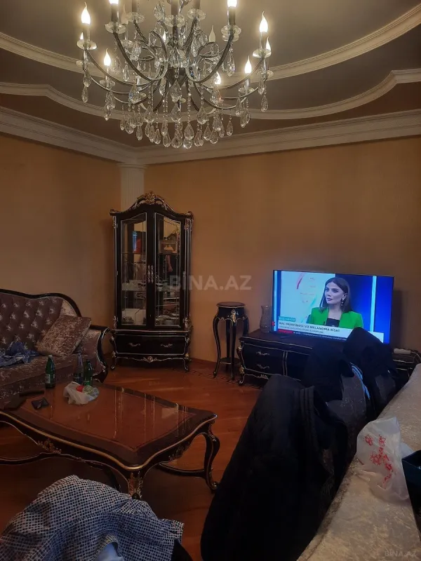 Satılır 3 otaqlı mənzil 160 m²