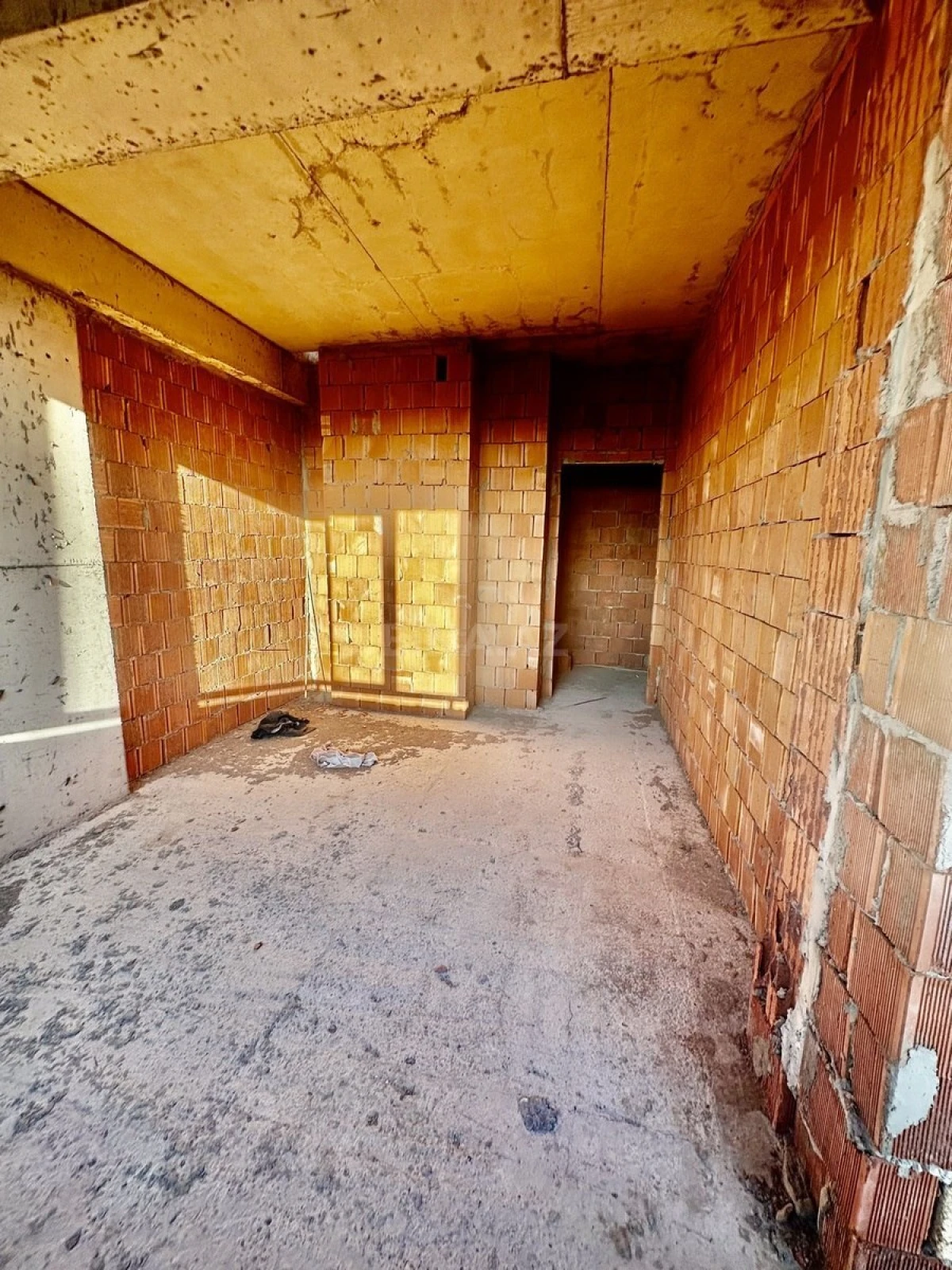 Satılır 1 otaqlı mənzil 53 m²